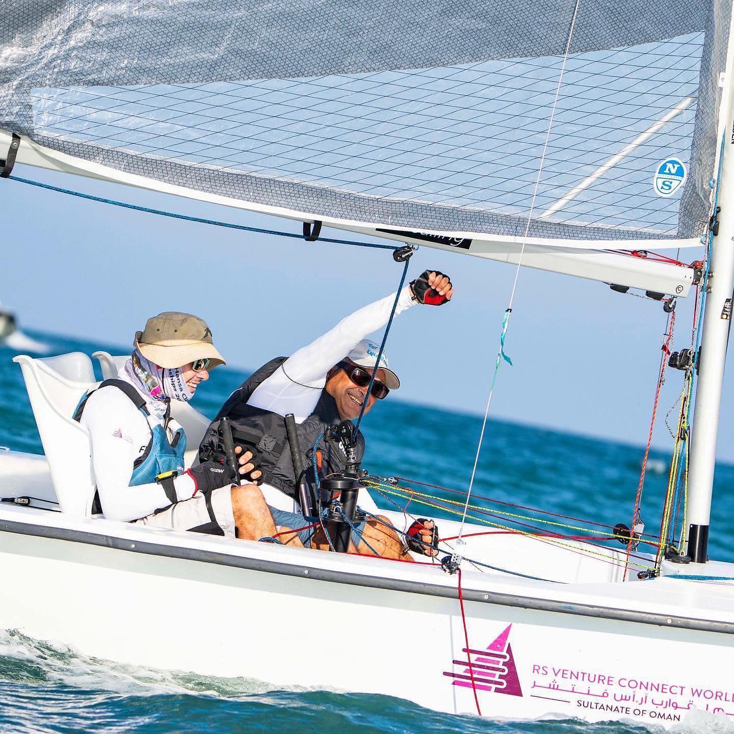 Olivier Ducruix et Ange Margaron en équipage sur un RS Venture lors du Championnat du monde à Oman.